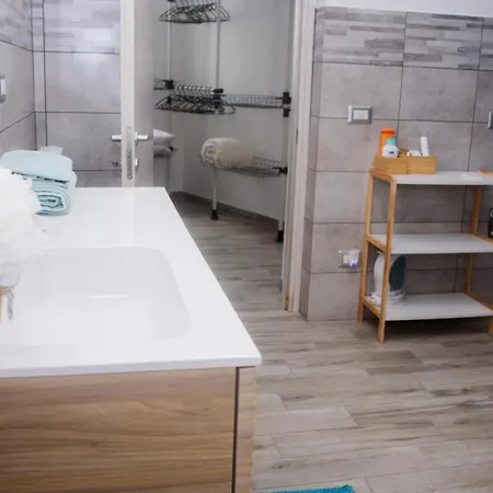 House Viscauno Apartment Nettuno